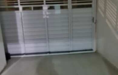 Imagem: A casa possui 2 Dormitórios, 2 Banheiros, 1 Vaga na garagem