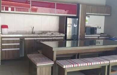 Imagem: A casa possui 2 Dormitórios, 3 Banheiros, 3 Vagas na garagem