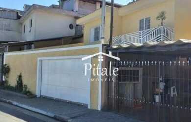 Imagem: A casa possui 3 Dormitórios, 2 Banheiros, 4 Vagas na garagem