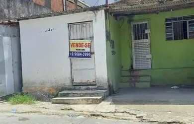 Imagem: A casa possui 3 Dormitórios, 2 Banheiros, 4 Vagas na garagem