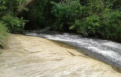 Imagem: O terreno possui 1700m² de Área e está localizado em Centro