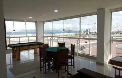 Imagem 2: Luxuoso apartamento frontal a Praia do Forte e com deslumbrante vista...