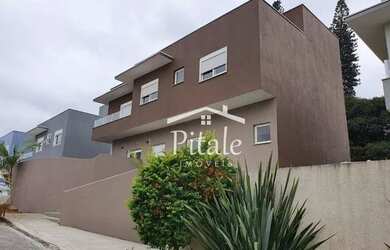 Imagem: A casa em condomínio possui 4 Dormitórios, 5 Banheiros, 5