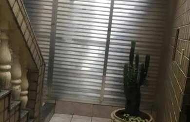 Imagem: A casa possui 1 Dormitório, 1 Banheiro, 20m² de Área e está