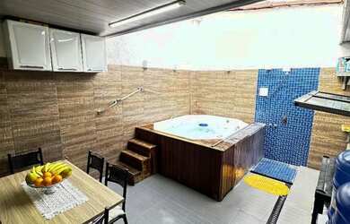 Imagem: A casa em condomínio possui 3 Dormitórios, 2 Banheiros, 3