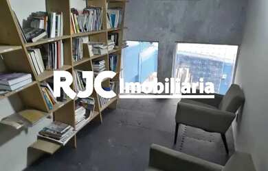 Imagem: A casa possui 1 Dormitório, 3 Banheiros, 150m² de Área e