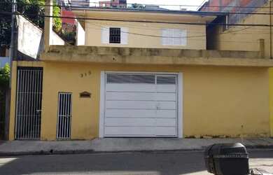 Imagem: A casa em condomínio possui 5 Dormitórios, 4 Banheiros, 2