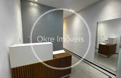 Imagem: O depósito possui 1 Vaga na garagem, 30m² de Área e está