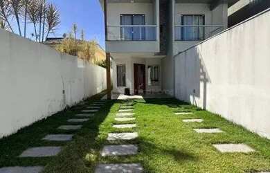 Imagem: A casa possui 3 Dormitórios, 2 Banheiros, 2 Vagas na garagem