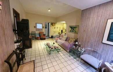 Imagem: A casa possui 3 Dormitórios, 1 Banheiro, 1 Vaga na garagem