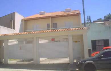 Imagem: A casa possui 3 Dormitórios, 4 Banheiros, 2 Vagas na garagem