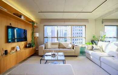 Imagem: O apartamento possui 1 Dormitório, 2 Banheiros, 1 Vaga na garagem