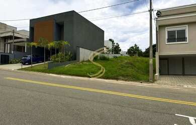 Imagem: O terreno possui 350m² de Área, Imóvel novo e está localizado