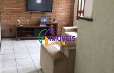 Imagem: A casa possui 4 Dormitórios, 4 Banheiros, 5 Vagas na garagem