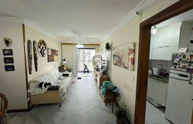 Imagem: O apartamento possui 2 Dormitórios, 2 Banheiros, 1 Vaga na