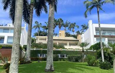 Imagem 6: Casa de Luxo em Condomínio à Venda em Itapema