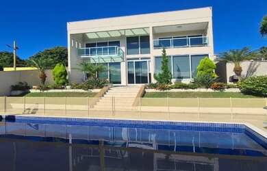 Imagem 2: Maravilhosa casa à venda com excelente localização no bairro