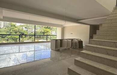 Imagem: O apartamento na cobertura possui 4 Dormitórios, 5 Banheiros