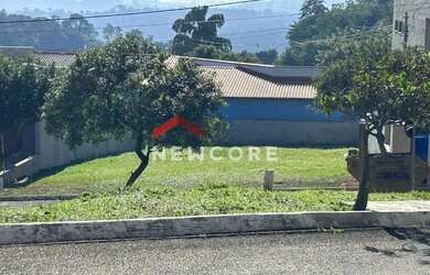 Imagem: O terreno à venda possui e está localizado em Alphaville