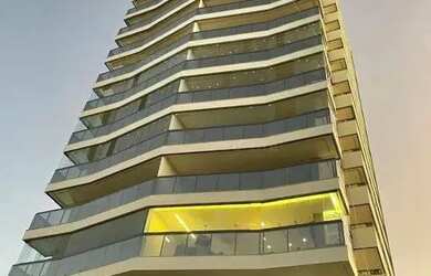 Imagem: O apartamento possui 4 Dormitórios, 2 Banheiros, 3 Vagas na