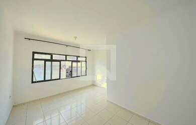 Imagem: A casa possui 5 Dormitórios, 4 Banheiros, 2 Vagas na garagem