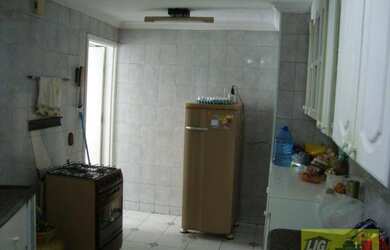 Imagem: A casa possui 3 Dormitórios, 2 Vagas na garagem, 150m² de