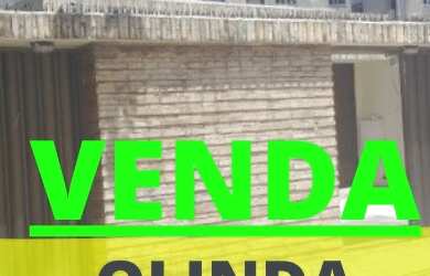 Imagem: A casa possui 4 Dormitórios, 3 Banheiros, 4 Vagas na garagem