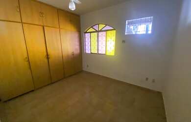 Imagem 6: Casa de lote inteiro na ilha por apenas 490 mil