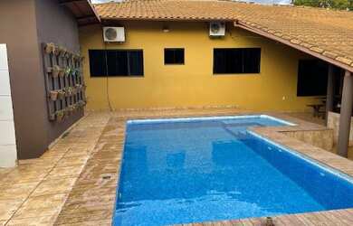 Imagem: A casa em condomínio possui 3 Dormitórios, 3 Banheiros, 4