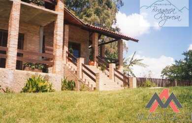 Imagem: A chácara possui 310m² de Área, Churrasqueira, Piscina e