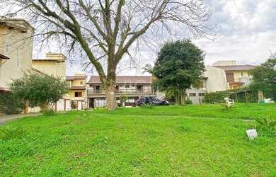 Imagem: A casa possui 5 Dormitórios, 5 Banheiros, 5 Vagas na garagem