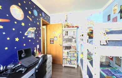 Imagem: O apartamento possui 3 Dormitórios, 1 Banheiro, 1 Vaga na garagem