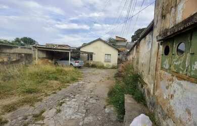 Imagem: Casa e barracão em lote de 340,00 m², Bairro Santa Tereza
