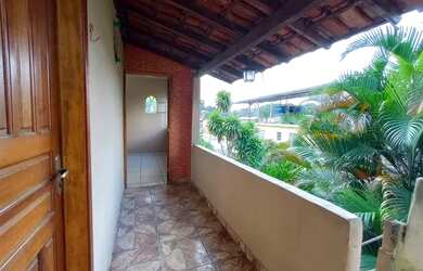 Imagem: A casa possui 2 Dormitórios, 1 Banheiro, 1 Vaga na garagem