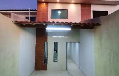 Imagem: A casa possui 2 Dormitórios, 3 Banheiros, 2 Vagas na garagem