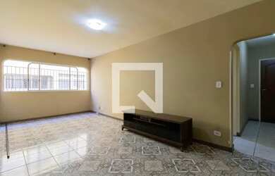 Imagem: O apartamento possui 3 Dormitórios, 1 Banheiro, 2 Vagas na