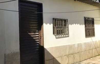 Imagem: A casa possui 1 Dormitório, 1 Banheiro, 50m² de Área e está