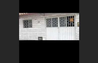 Imagem: A casa possui 3 Dormitórios, 2 Banheiros e está localizado