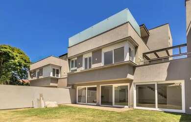 Imagem: A casa em condomínio possui 3 Dormitórios, 3 Banheiros, 3