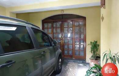 Imagem: A casa possui 3 Dormitórios, 2 Banheiros, 1 Vaga na garagem