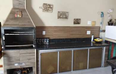 Imagem: A casa em condomínio possui 2 Dormitórios, 2 Banheiros, 2