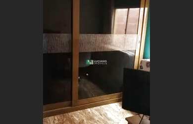 Imagem: A casa possui 5 Dormitórios, 3 Banheiros, 4 Vagas na garagem