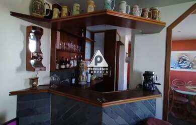 Imagem: O apartamento possui 2 Dormitórios, 2 Banheiros, 70m² de Área