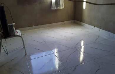 Imagem: A casa em condomínio possui 2 Dormitórios, 1 Banheiro, 2 Vagas