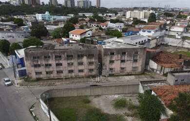 Imagem: O apartamento possui 4 Dormitórios, 2 Banheiros, 1 Vaga na