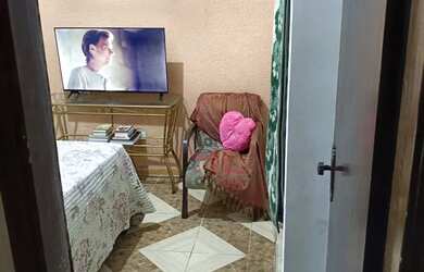 Imagem: A casa possui 2 Dormitórios, Acomodam 15 pessoas e Imóvel