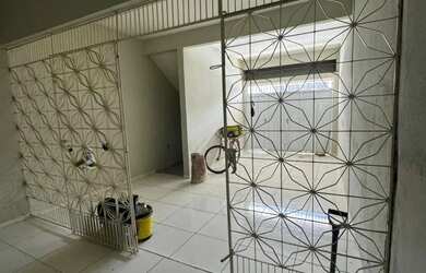 Imagem 4: Casa para alugar. Churrasqueira, Varanda, 40m² de Áreae2 Vagas na garagem