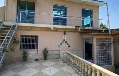 Imagem: A casa possui 4 Dormitórios, 4 Banheiros, 3 Vagas na garagem