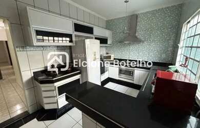 Imagem 13: Aluguel Casa LARANJEIRAS. Churrasqueira, Ar-condicionado, 175m² de Áreae2...