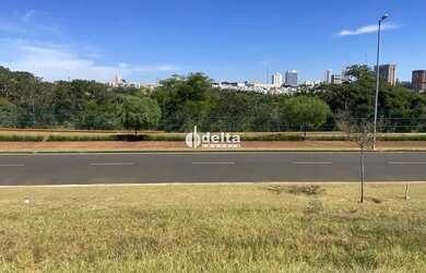 Imagem: O terreno possui 466m² de Área, Imóvel novo e está localizado